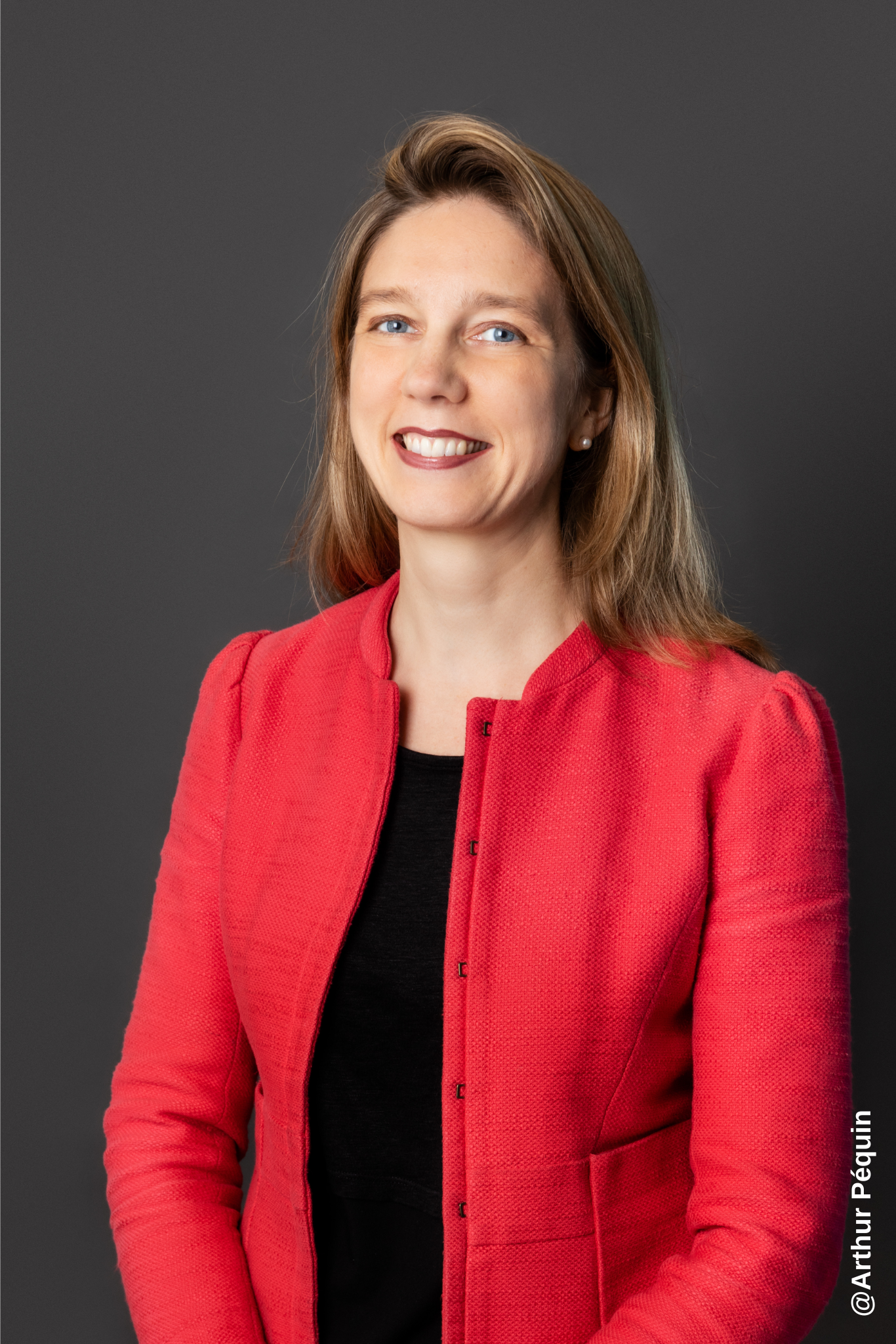 Photo of Dr Stéphanie Debette